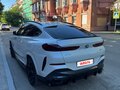 2020 BMW X6 40i III (G06), белый, 8000000 рублей - вид 3