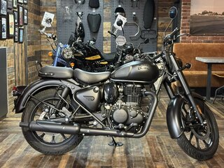 2025 Royal Enfield Classic 350, чёрный, 520000 рублей, вид 4