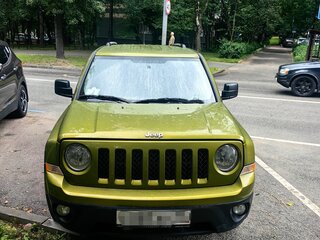 2012 Jeep Liberty (Patriot), зелёный, 1450000 рублей, вид 2