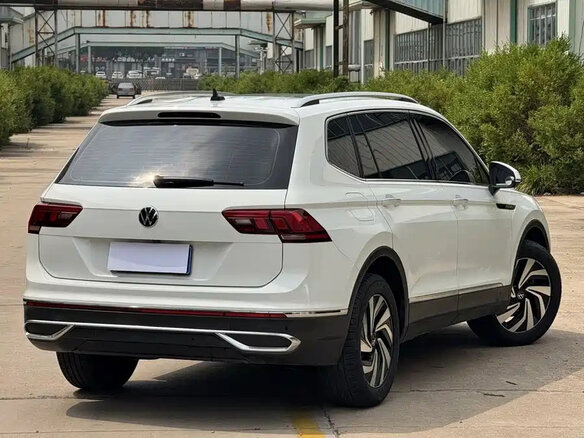 2023 Volkswagen Tiguan II Рестайлинг, белый, 2080001 рублей - вид 5