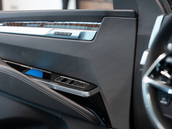 2026 Cadillac Escalade V Рестайлинг, чёрный, 23700000 рублей - вид 18