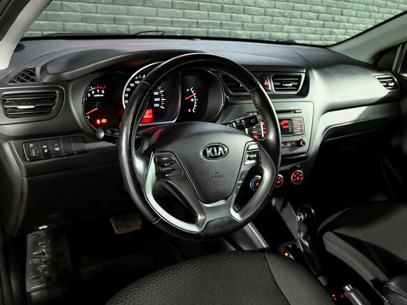 2016 Kia Rio III Рестайлинг, чёрный, 1150000 рублей - вид 12