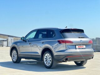 2019 Volkswagen Touareg III, серый, 3779880 рублей, вид 3