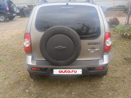 2010 Chevrolet Niva I Рестайлинг, серый, 450000 рублей, вид 3