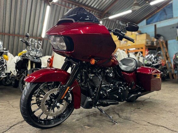 2017 Harley-Davidson Road Glide, пурпурный, 1980000 рублей - вид 1