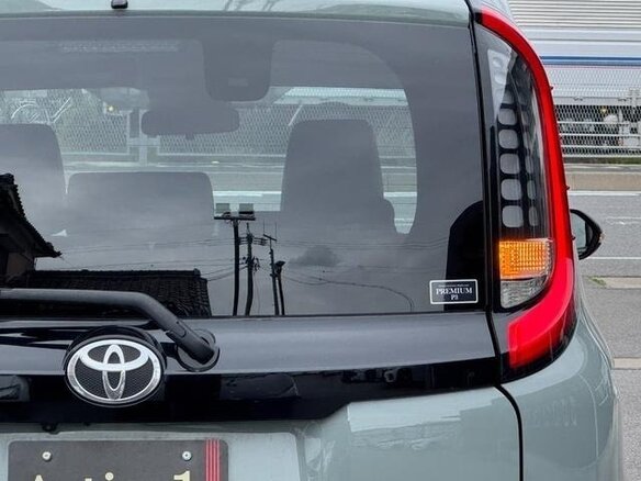 2023 Toyota Sienta III, зелёный - вид 9