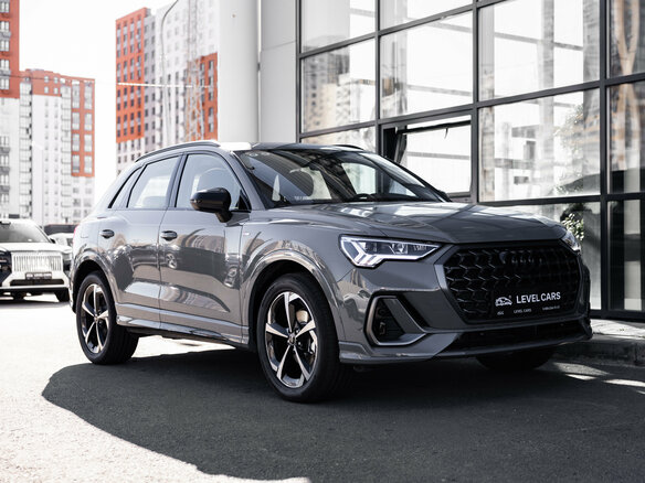 2026 Audi Q3 35 TFSI II (F3), серый, 3877000 рублей - вид 5