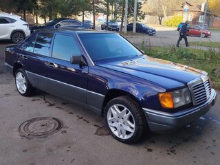 1993 Mercedes-Benz E-Класс 220 I (W124), синий, 600000 рублей, вид 5