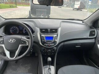 2011 Hyundai Solaris I, белый, 720000 рублей, вид 5