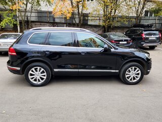 2015 Volkswagen Touareg II Рестайлинг, чёрный, 3750000 рублей, вид 2