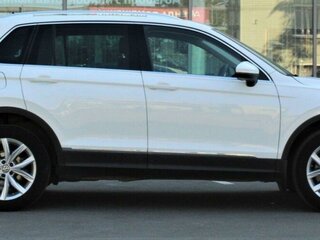 2017 Volkswagen Tiguan II, белый, 1750000 рублей, вид 3