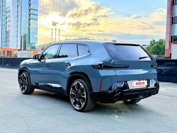 2023 BMW XM, зелёный - вид 2
