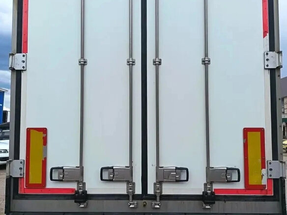2017 Schmitz Cargobull SKO, белый, 5850000 рублей - вид 2