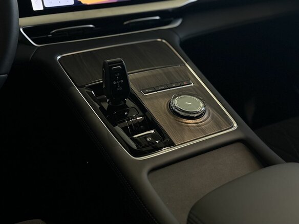 2026 Geely Monjaro I Рестайлинг, чёрный, 4905445 рублей - вид 13