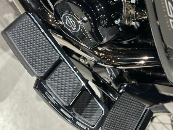 2023 Harley-Davidson CVO Road Glide, серебристый, 4900000 рублей - вид 15