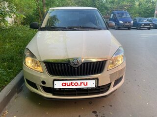 2013 Skoda Fabia II Рестайлинг, белый, 580000 рублей, вид 1
