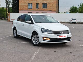 2017 Volkswagen Polo V Рестайлинг, белый, 1350000 рублей, вид 1