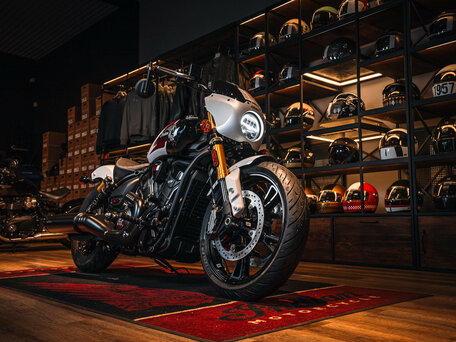 2025 Indian Scout, белый, 2440000 рублей, вид 2