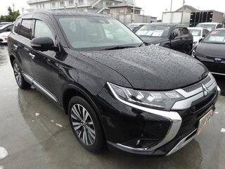 2019 Mitsubishi Outlander III Рестайлинг 3, чёрный, 1500000 рублей, вид 1