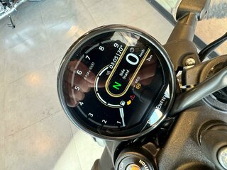 2026 Royal Enfield Guerrilla 450, чёрный, 554000 рублей, вид 2
