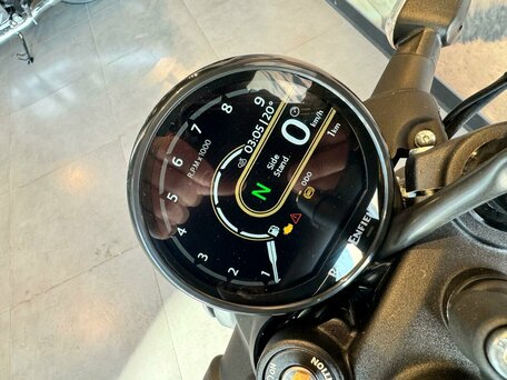 2026 Royal Enfield Guerrilla 450, чёрный, 554000 рублей, вид 2