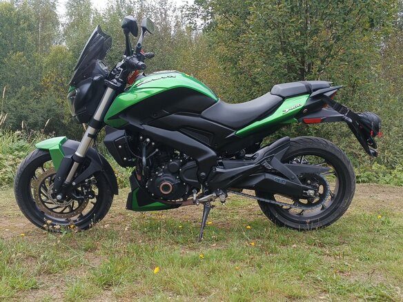 2020 Bajaj Dominar 400, зелёный, 400000 рублей - вид 4