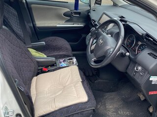 2010 Toyota Wish II, белый, 1450000 рублей, вид 5