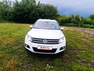 2013 Volkswagen Tiguan I Рестайлинг, белый, 1350000 рублей, вид 1