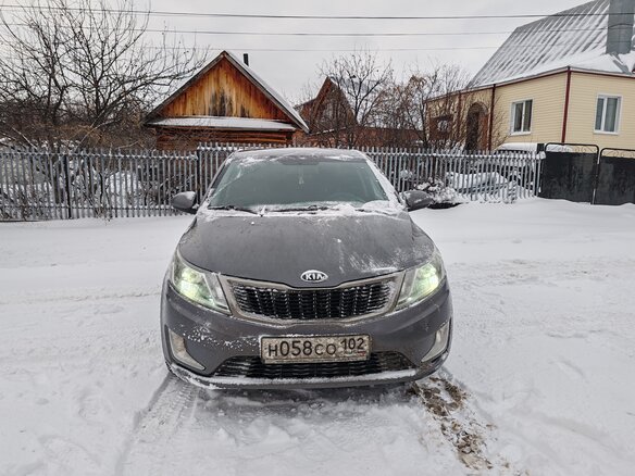 2012 Kia Rio 5-speed III, серый, 830000 рублей - вид 1