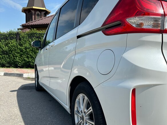 2019 Honda Freed II, белый, 1870000 рублей - вид 1