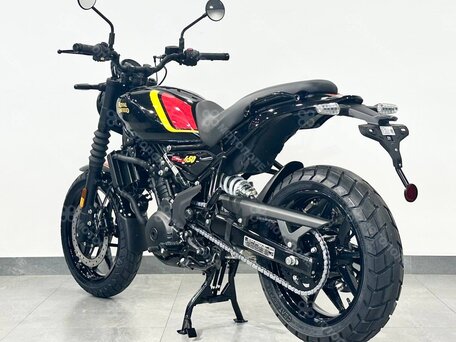 2025 Royal Enfield Guerrilla 450, чёрный, 554000 рублей, вид 3
