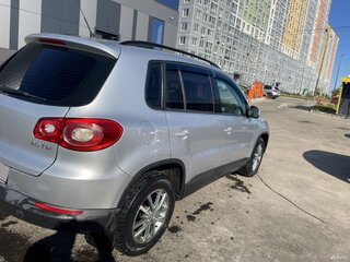 2010 Volkswagen Tiguan I, серебристый, 930000 рублей, вид 4