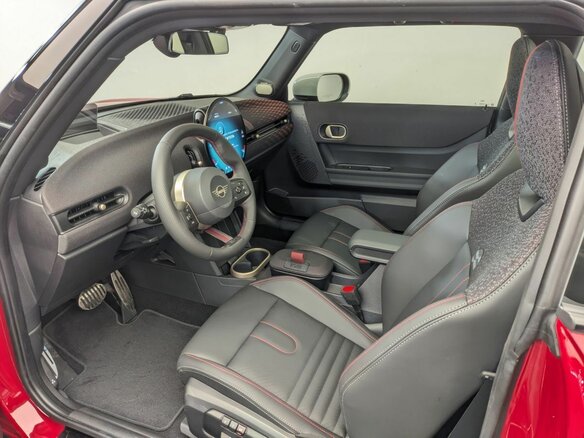 2026 Mini Hatch JCW IV (F65/F66/J01), красный - вид 17