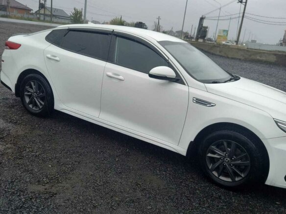 2019 Kia Optima IV Рестайлинг, белый, 1500000 рублей - вид 6