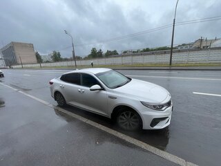 2019 Kia Optima IV Рестайлинг, белый, 1550000 рублей, вид 2