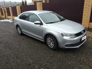 2013 Volkswagen Jetta VI, серебристый, 830000 рублей, вид 3