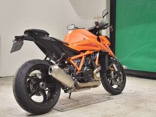 2024 KTM 1390 Super Duke R, оранжевый, 2000000 рублей, вид 5