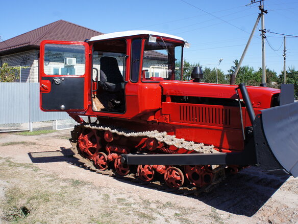2002 ВгТЗ ДТ-75/ДЗ-42, красный - вид 17