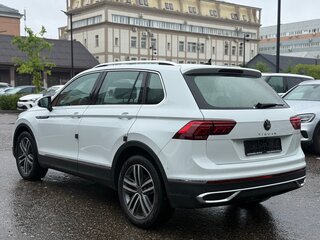 2023 Volkswagen Tiguan II Рестайлинг, белый, 2940000 рублей, вид 4