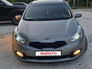 2013 Kia Ceed II, серебристый, 1400000 рублей, вид 2