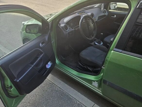 2006 Ford Fiesta Mk5, зелёный, 385000 рублей - вид 4