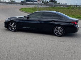 2020 BMW 5 серии 530i VII (G30/G31/G38) Рестайлинг, чёрный, 5500000 рублей, вид 3