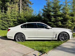 2020 BMW 7 серии 750d xDrive VI (G11/G12) Рестайлинг, белый, 9990000 рублей, вид 3