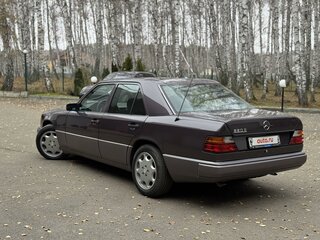 1993 Mercedes-Benz W124 220, фиолетовый, 2150000 рублей, вид 3
