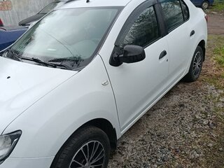 2017 Renault Logan II, белый, 900000 рублей, вид 2