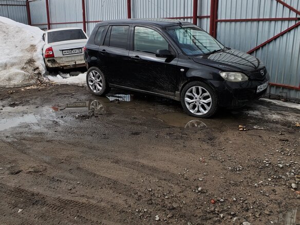 2003 Mazda Demio II (DY), чёрный, 180000 рублей - вид 2