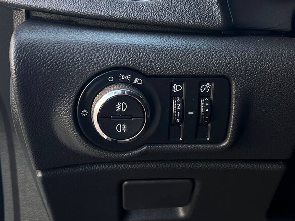 2011 Opel Astra J, белый, 680000 рублей - вид 15