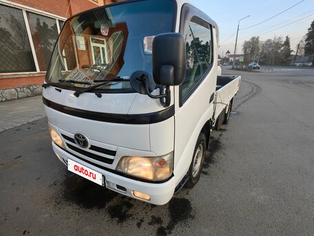 2001 Toyota Toyoace, белый, 1400000 рублей, вид 1