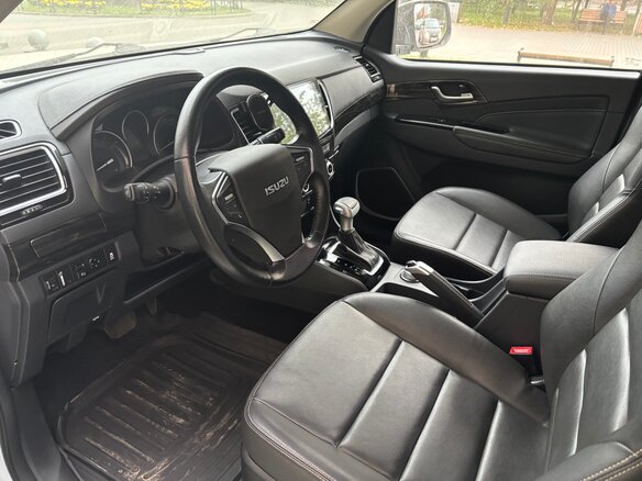 2020 Isuzu D-Max III, белый, 4200000 рублей - вид 7