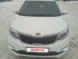 2015 Kia Rio III Рестайлинг, белый, 1150000 рублей, вид 1